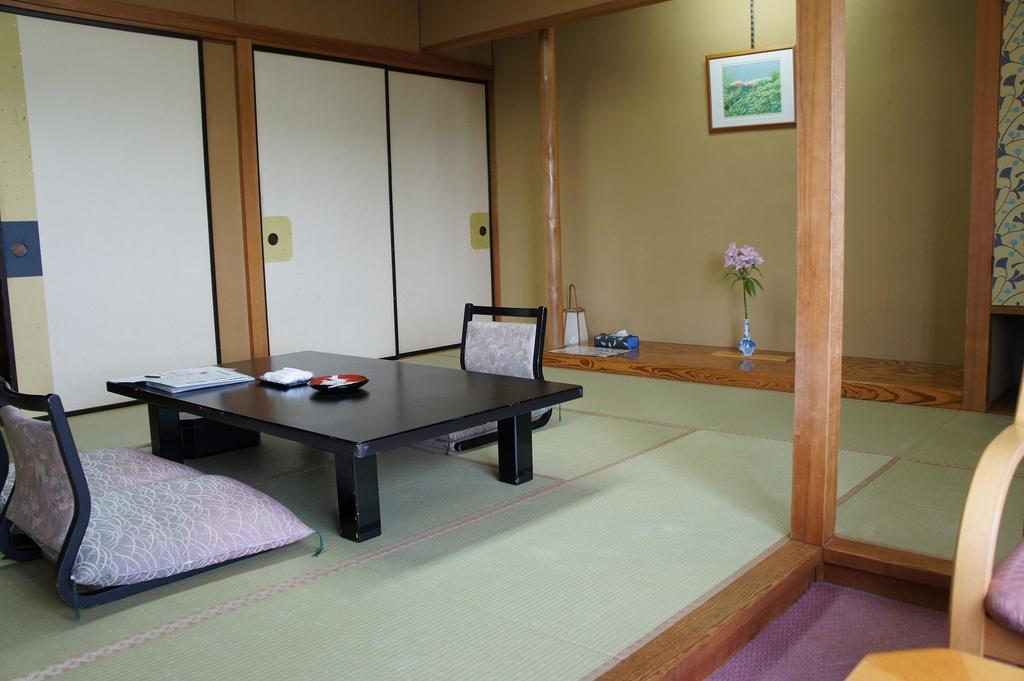 Minoya Hotel Yahiko Kamer foto